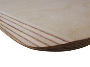 Achten Sie auf eine abgeflachte Spitze. Dies erleichtert das Aufnehmen der Pizza.