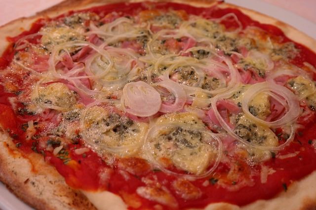 ᐅ Pizzabelag auswählen - Was gehört auf die Pizza?